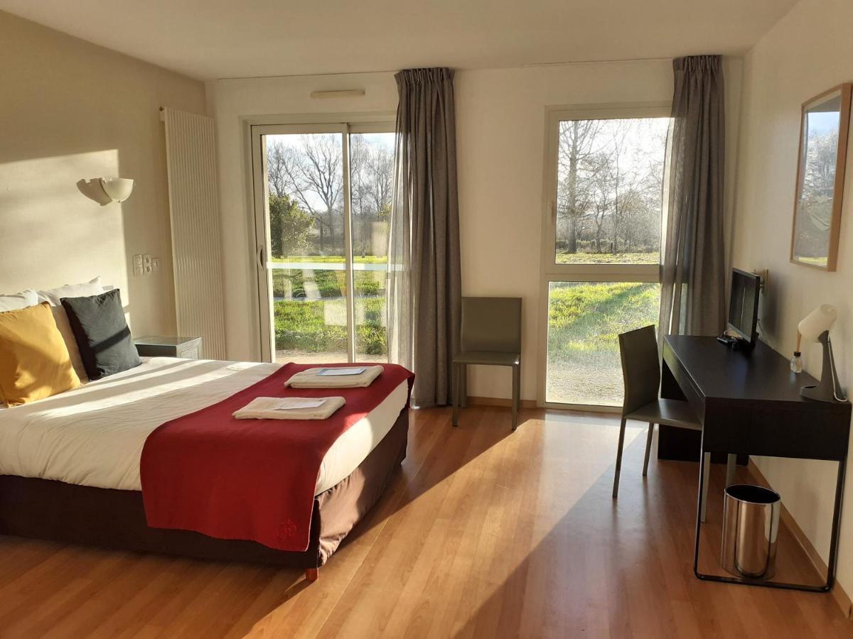 La Villa Des Golf.E.S Theix Exteriör bild
