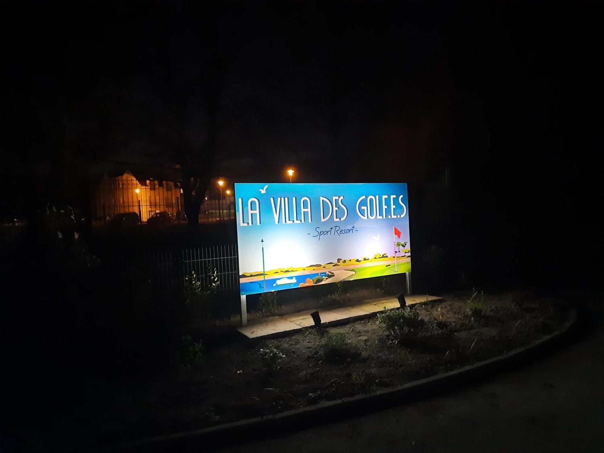 La Villa Des Golf.E.S Theix Exteriör bild